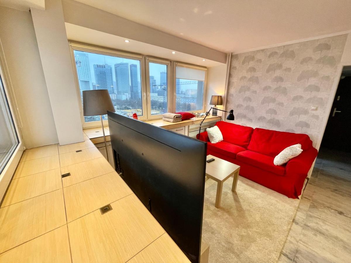 Metro Wifi 300mbs 65'tv Netflix Hbo Appletv+ Appartement Warschau