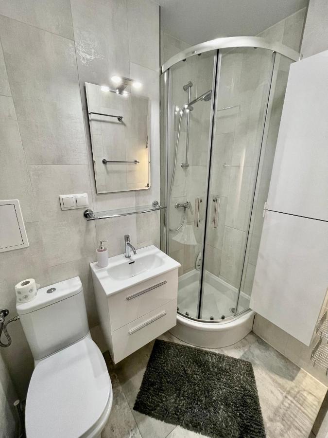 Appartement Metro Wifi 300mbs 65'tv Netflix Hbo Appletv+ Warschau
